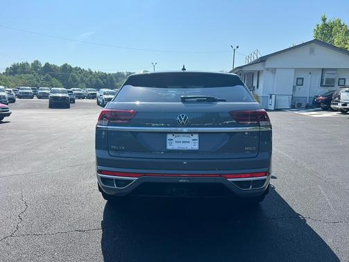2022 Volkswagen Atlas Cross Sport 3.6L V6 SEL Premium R-Line