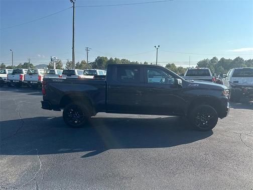 2022 Chevrolet Silverado 1500 Custom Trail Boss