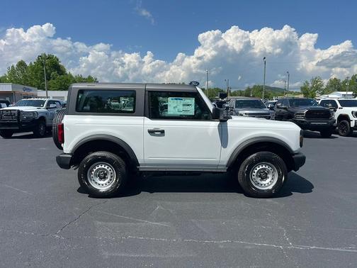 2025 Ford Bronco Base