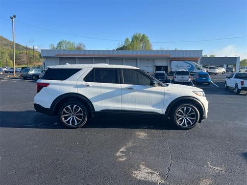 2022 Ford Explorer ST-Line