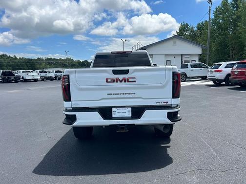 2024 GMC Sierra 2500 AT4