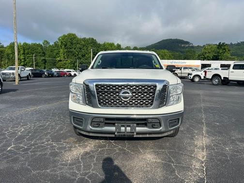 2018 Nissan Titan SV