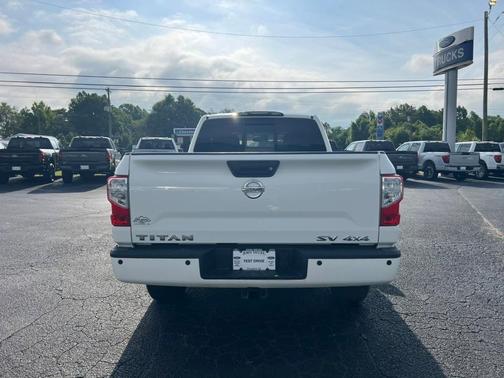 2018 Nissan Titan SV