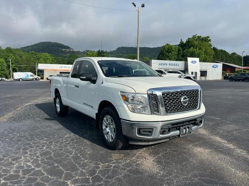 2018 Nissan Titan SV
