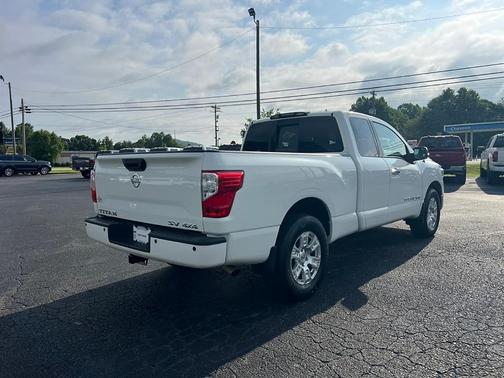 2018 Nissan Titan SV