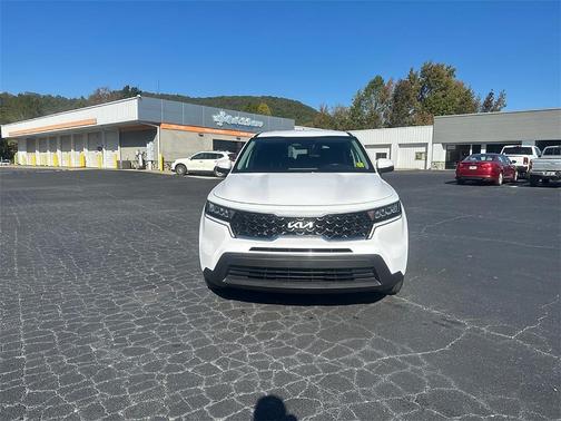 2022 Kia Sorento LX