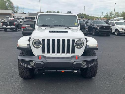 Bright White Clearcoat 2022 Jeep Gladiator Mojave