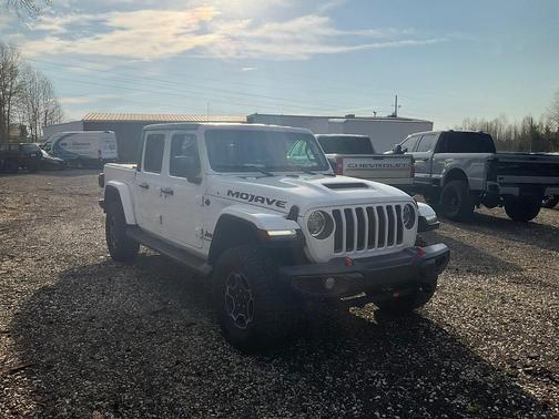 Bright White Clearcoat 2022 Jeep Gladiator Mojave