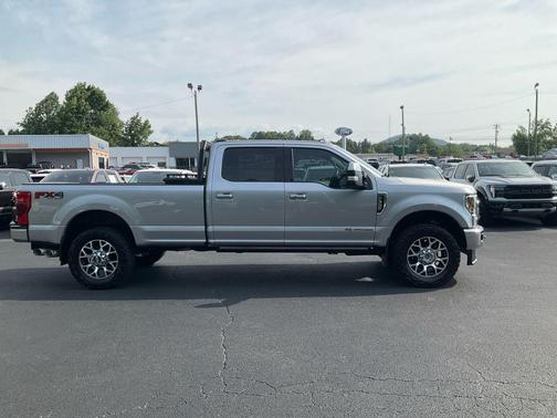 Silver Metallic 2021 Ford F-350 Lariat Super Duty