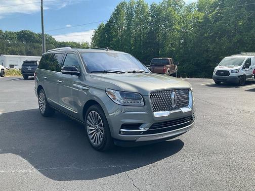 Jade Metallic 2019 Lincoln Navigator Reserve