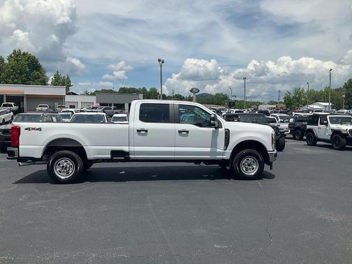 Oxford White 2024 Ford F-350 XL