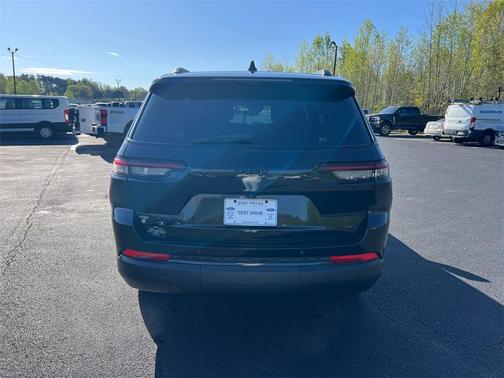 2022 Jeep Grand Cherokee L Laredo