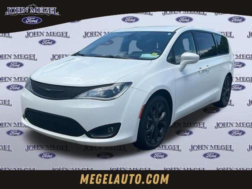 Bright White Clearcoat 2020 Chrysler Pacifica Touring