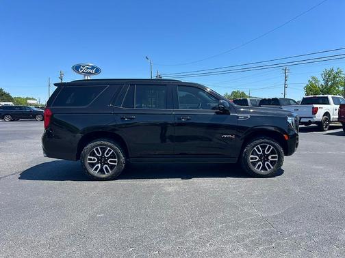 Onyx Black 2023 GMC Yukon AT4