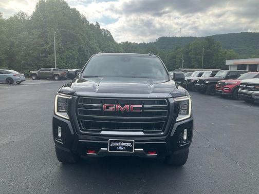 Onyx Black 2023 GMC Yukon AT4