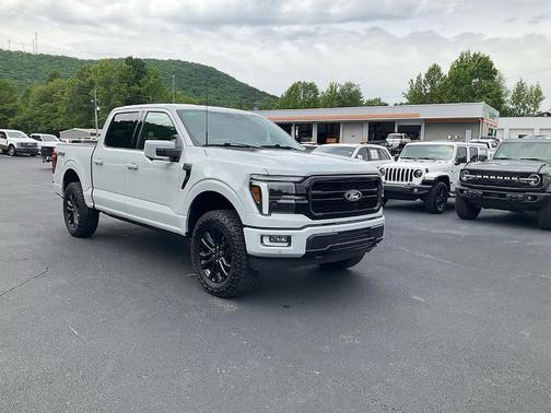 Avalanche Gray 2024 Ford F-150 Lariat