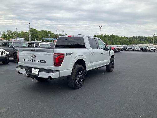 Avalanche Gray 2024 Ford F-150 Lariat