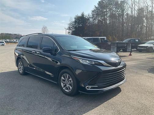 2021 Toyota Sienna XLE