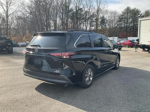 2021 Toyota Sienna XLE