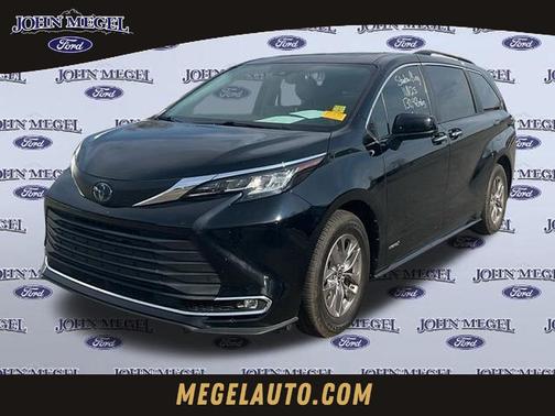 2021 Toyota Sienna XLE