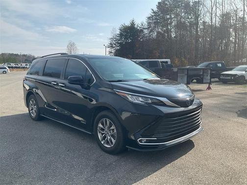 2021 Toyota Sienna XLE