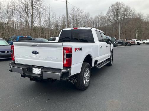 Oxford White 2026 Ford F-250 Lariat