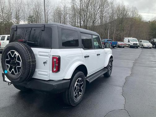 PYZ 2026 Ford Bronco Outer Banks