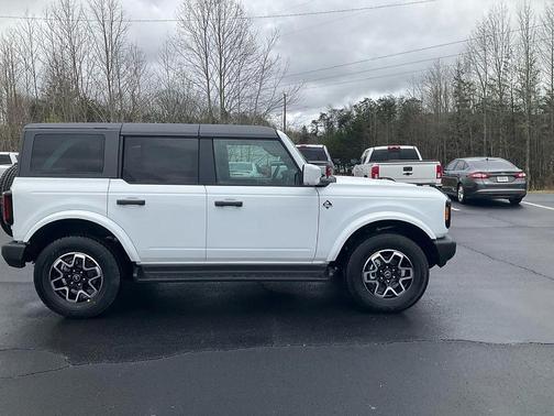 PYZ 2026 Ford Bronco Outer Banks