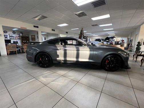 2021 Ford Shelby GT500 Base