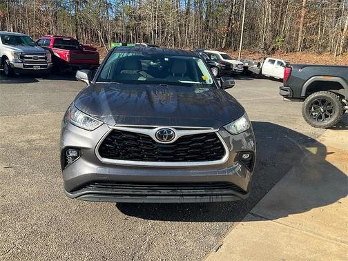 2021 Toyota Highlander LE