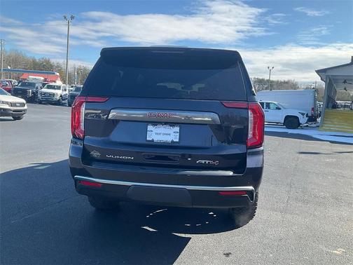 2023 GMC Yukon XL AT4
