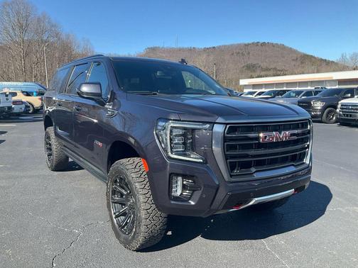 2023 GMC Yukon XL AT4