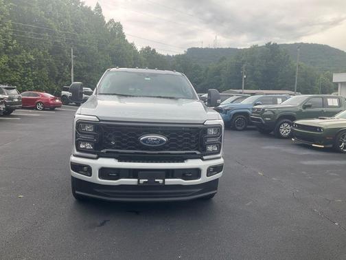 Avalanche 2026 Ford F-250 XL