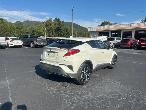 2018 Toyota C-HR XLE Premium
