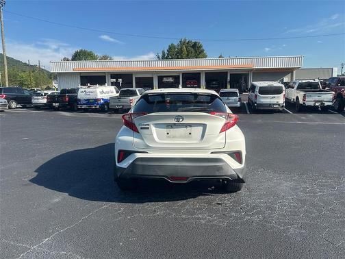 2018 Toyota C-HR XLE Premium