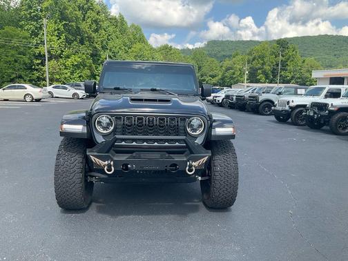 Black Clearcoat 2024 Jeep Wrangler Rubicon 392
