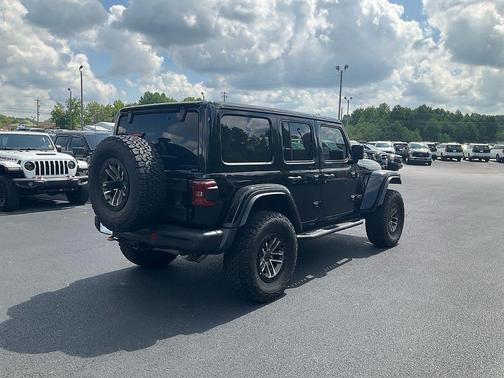 Black Clearcoat 2024 Jeep Wrangler Rubicon 392