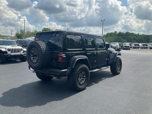 Black Clearcoat 2024 Jeep Wrangler Rubicon 392