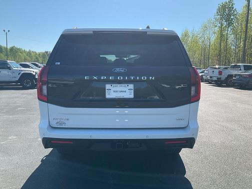 PYZ 2026 Ford Expedition Max Active