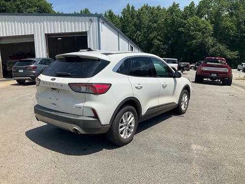 White Metallic 2020 Ford Escape SE