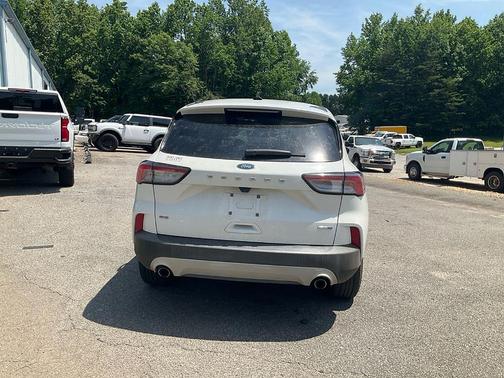 White Metallic 2020 Ford Escape SE