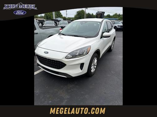 White Metallic 2020 Ford Escape SE