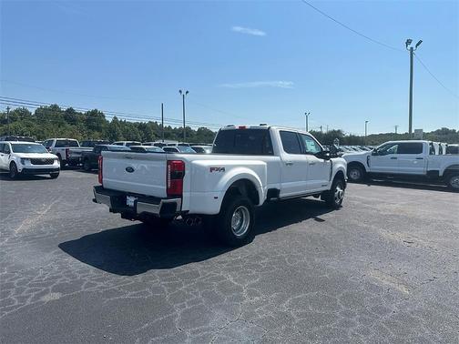 2025 Ford F-350 Lariat Super Duty