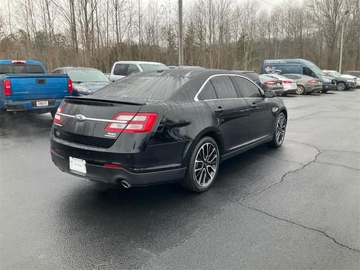 2018 Ford Taurus SEL