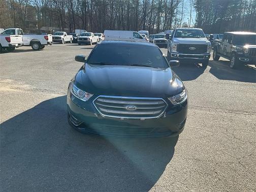 2018 Ford Taurus SEL