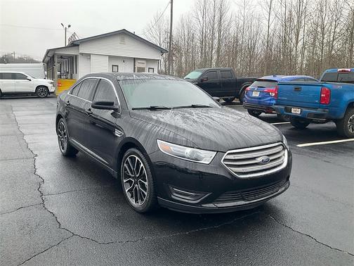 2018 Ford Taurus SEL