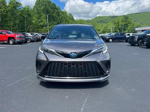 2021 Toyota Sienna XSE 7 Passenger