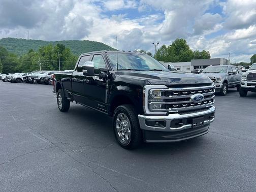 2025 Ford F-350 Lariat Super Duty