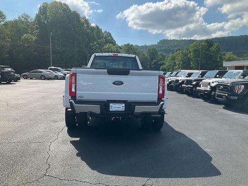 Oxford White 2026 Ford F-450 XL
