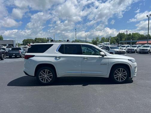 2023 Chevrolet Traverse High Country